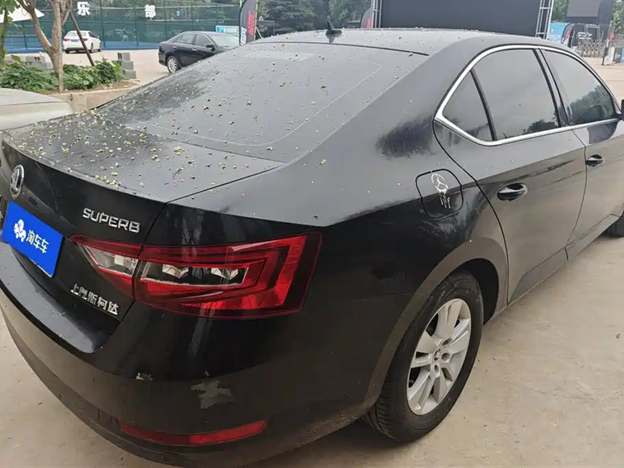 SKODA SUPERB 2016
