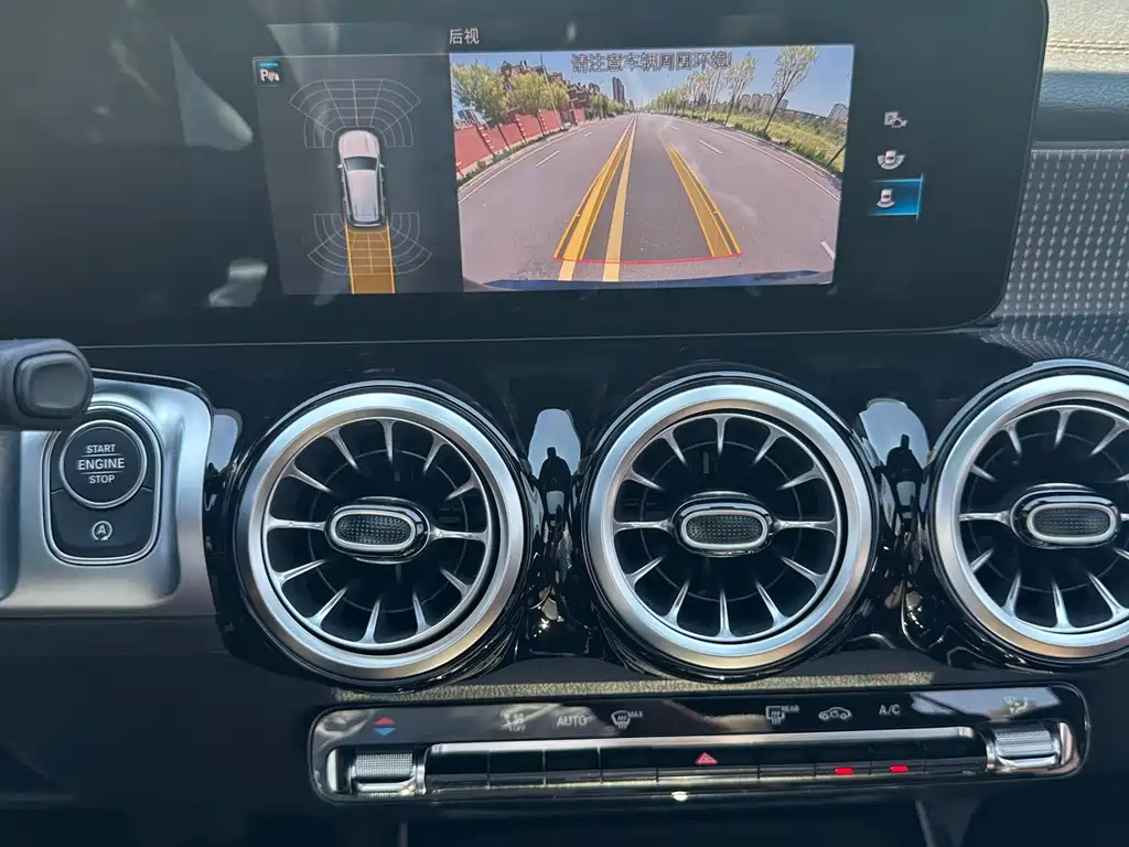MERCEDES BENZ GLB 2021