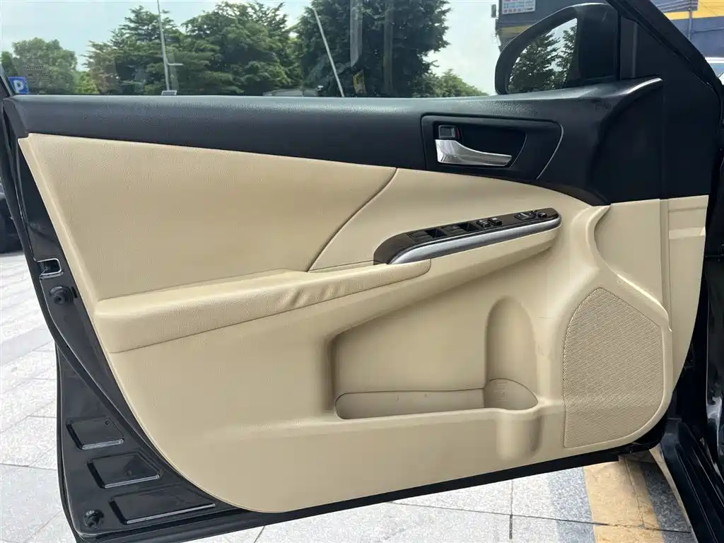 TOYOTA CAMRY 2016