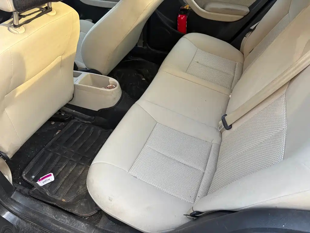 VOLKSWAGEN LAVIDA 2013