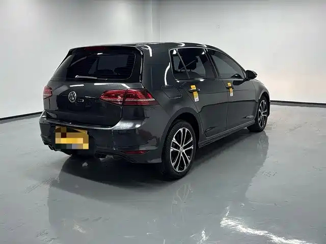 VOLKSWAGEN GOLF 2016