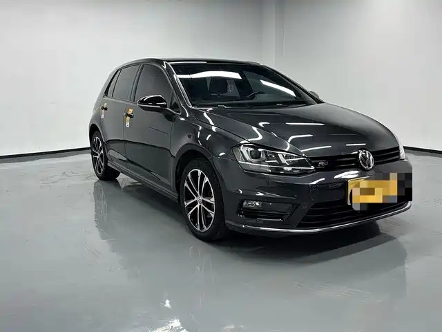 VOLKSWAGEN GOLF 2016