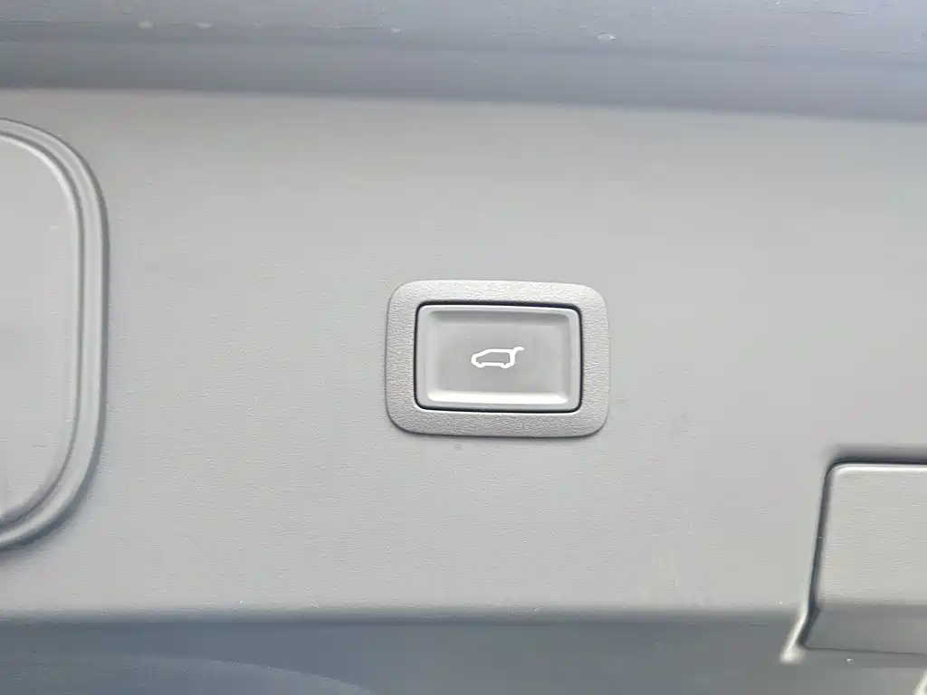 HONGQI HQ9 2023