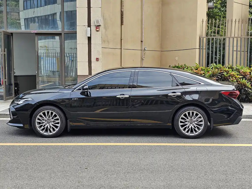 TOYOTA AVALON 2025