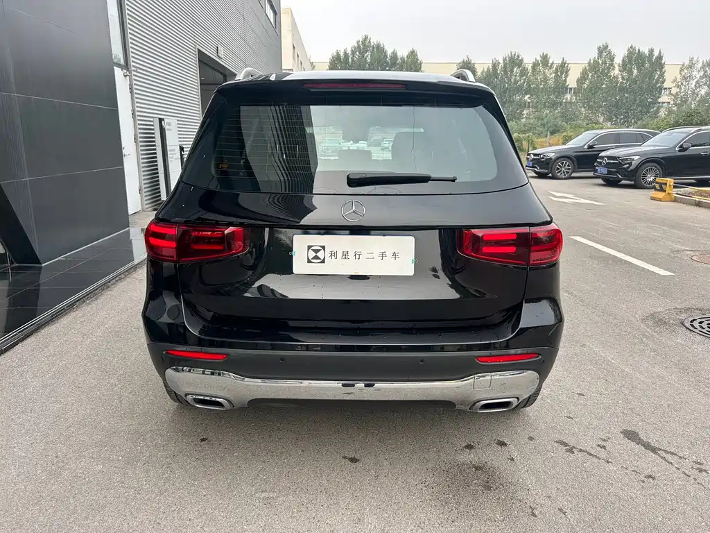 MERCEDES BENZ GLB 2023