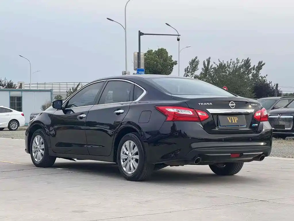 NISSAN TEANA 2017