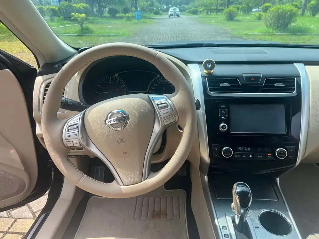 NISSAN TEANA 2017