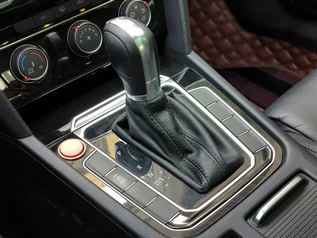 VOLKSWAGEN MAGOTAN 2019