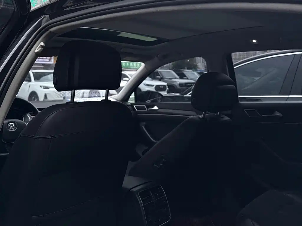 VOLKSWAGEN MAGOTAN 2017
