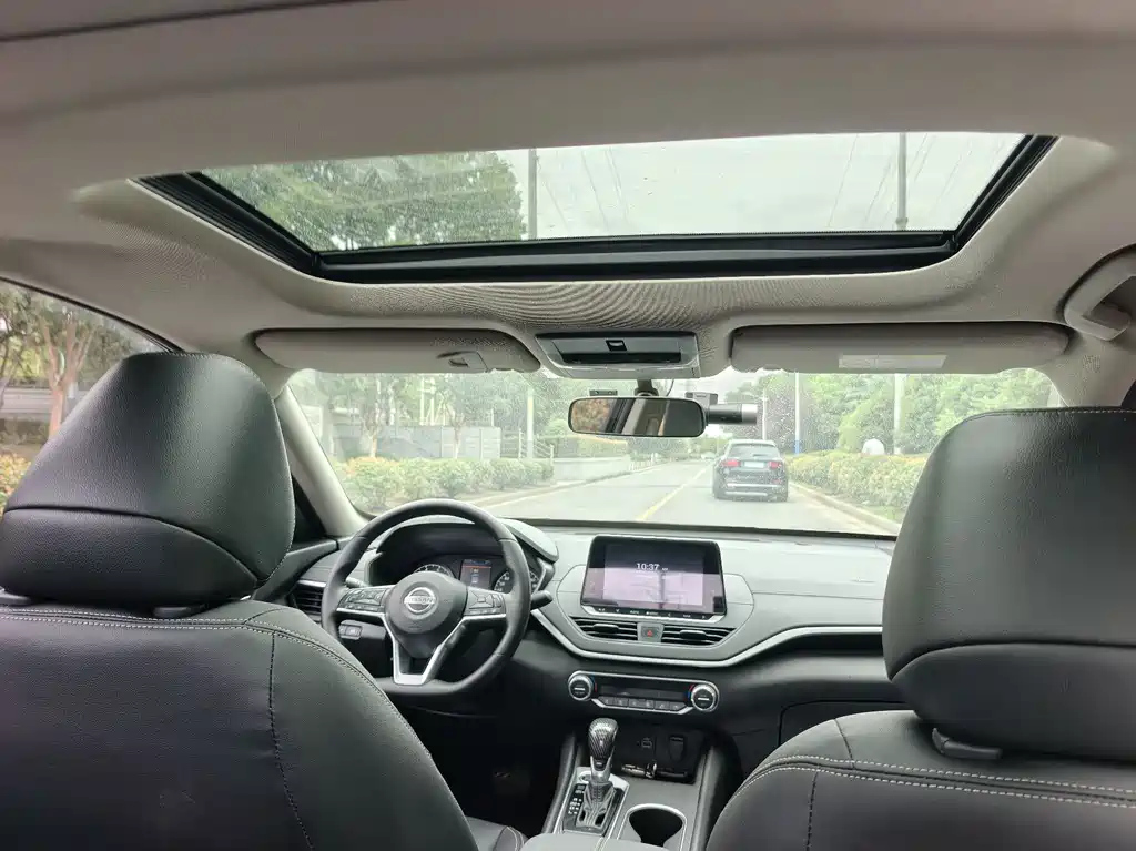 NISSAN TEANA 2020