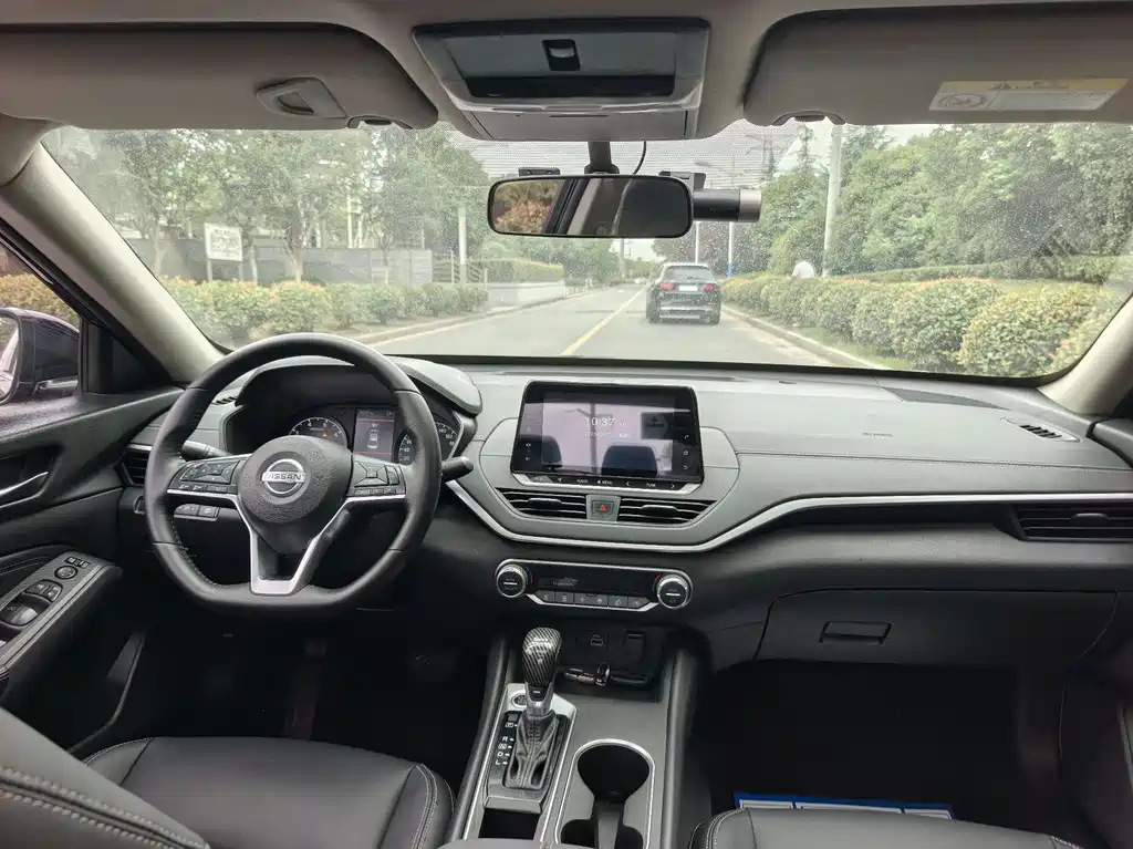 NISSAN TEANA 2020