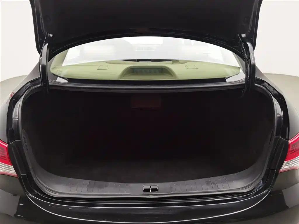 NISSAN SYLPHY 2016