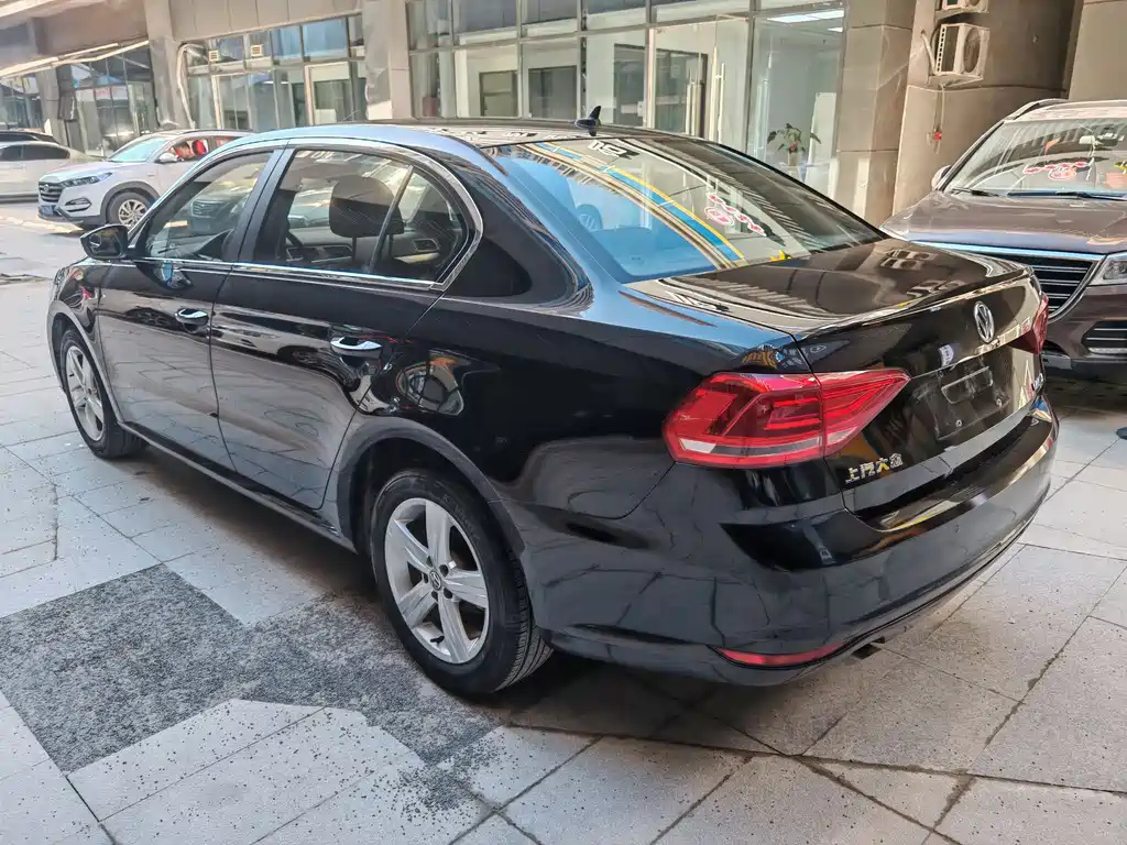 VOLKSWAGEN LAVIDA 2018
