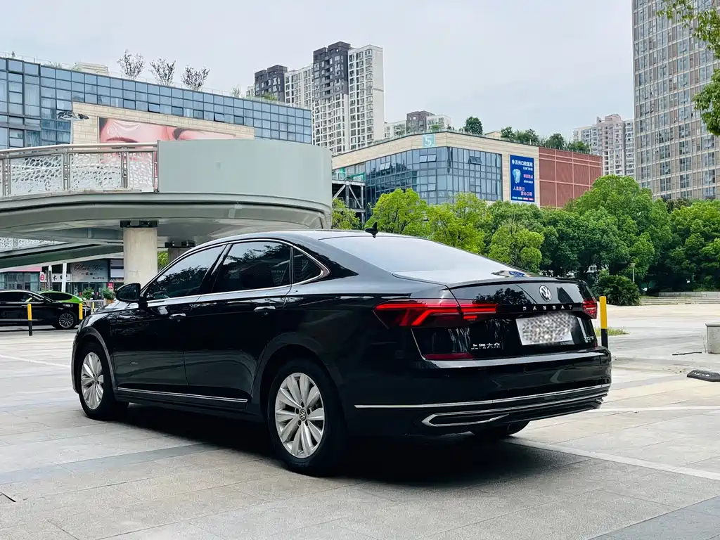 VOLKSWAGEN PASSAT 2020
