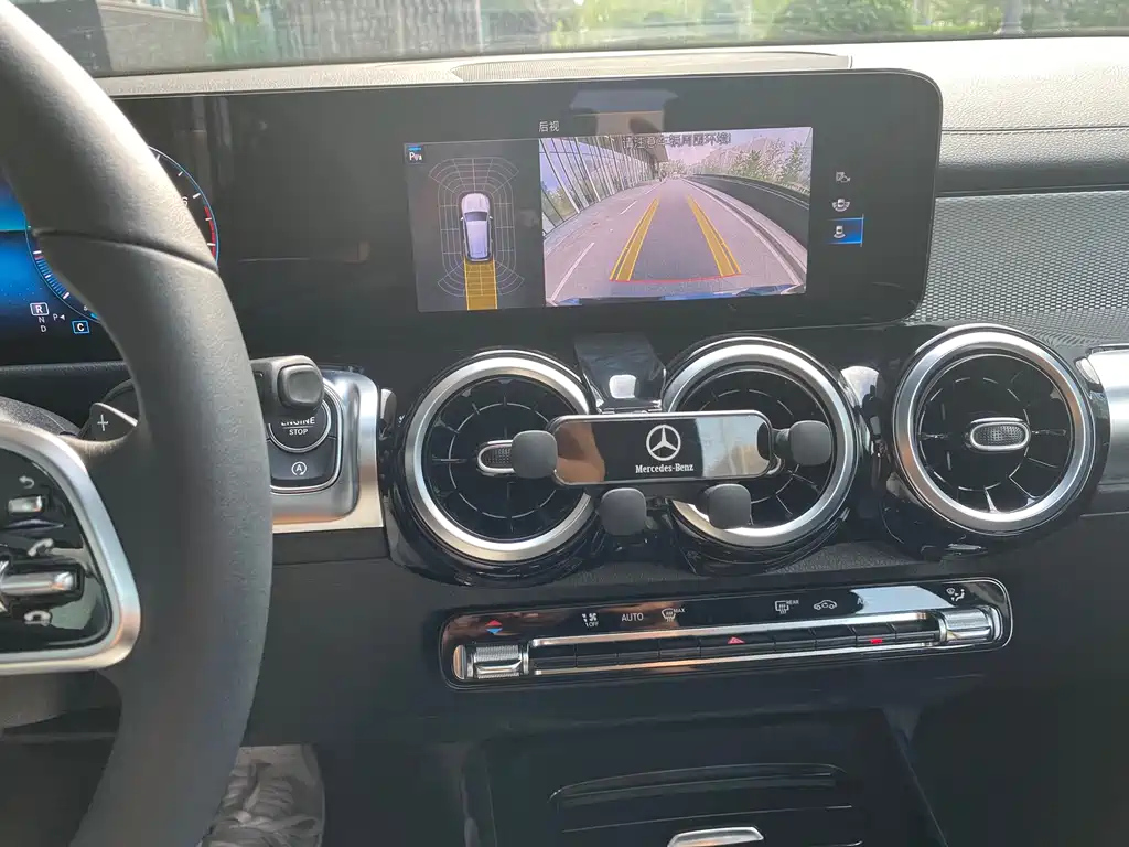 MERCEDES BENZ GLB 2023