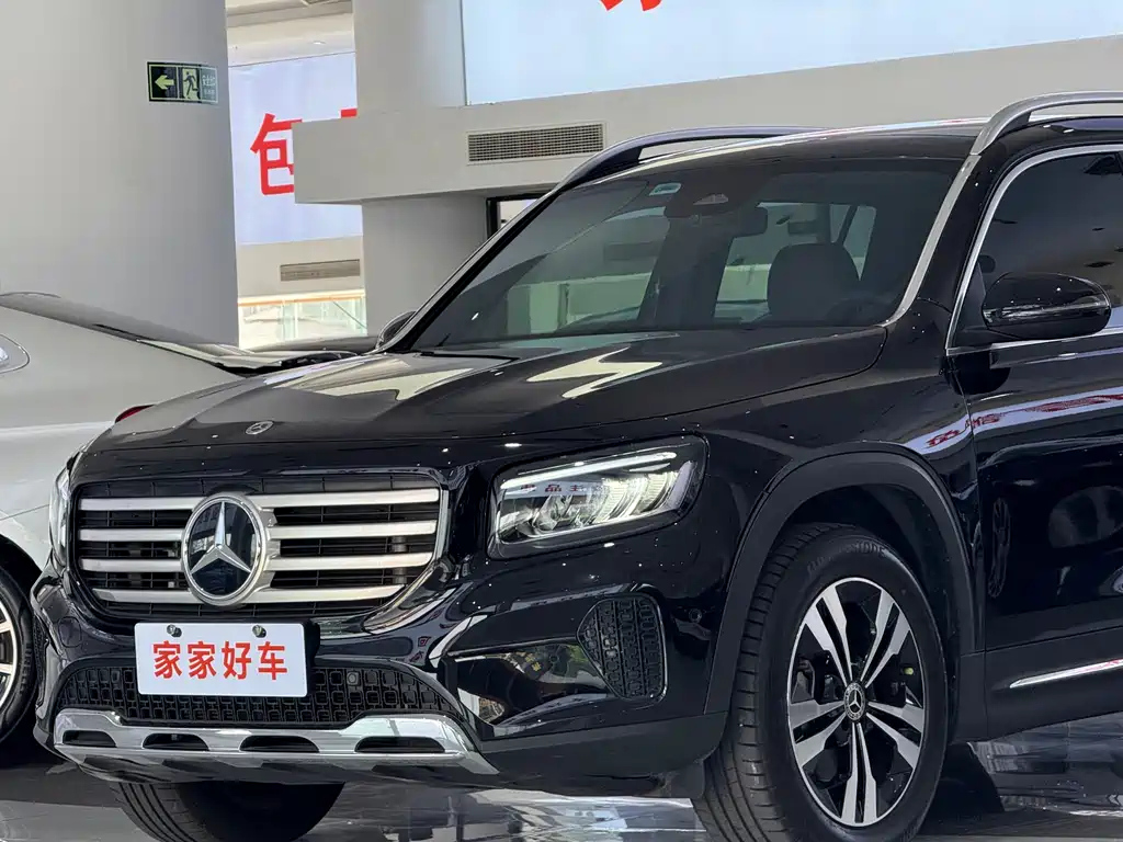 MERCEDES BENZ GLB 2024