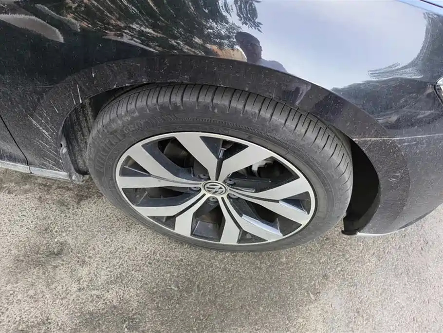 VOLKSWAGEN MAGOTAN 2018