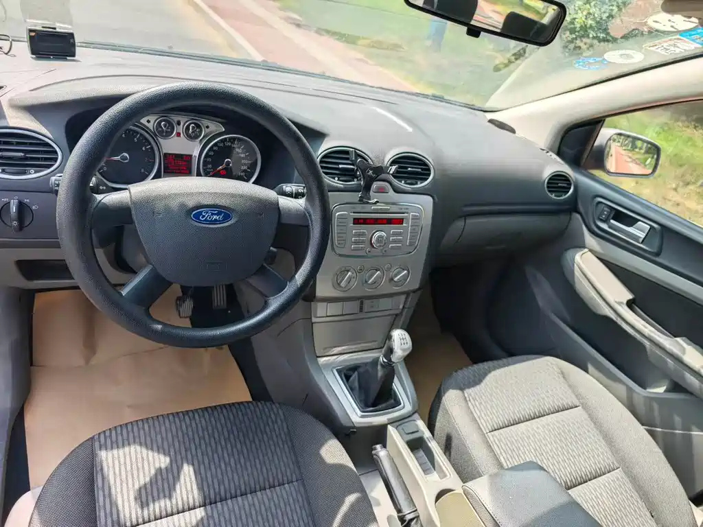 FORD FOCUS 2012