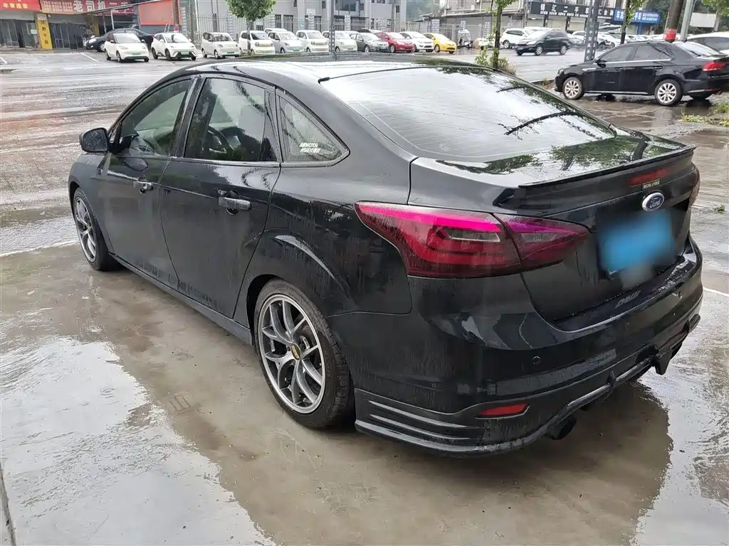 FORD FOCUS 2012