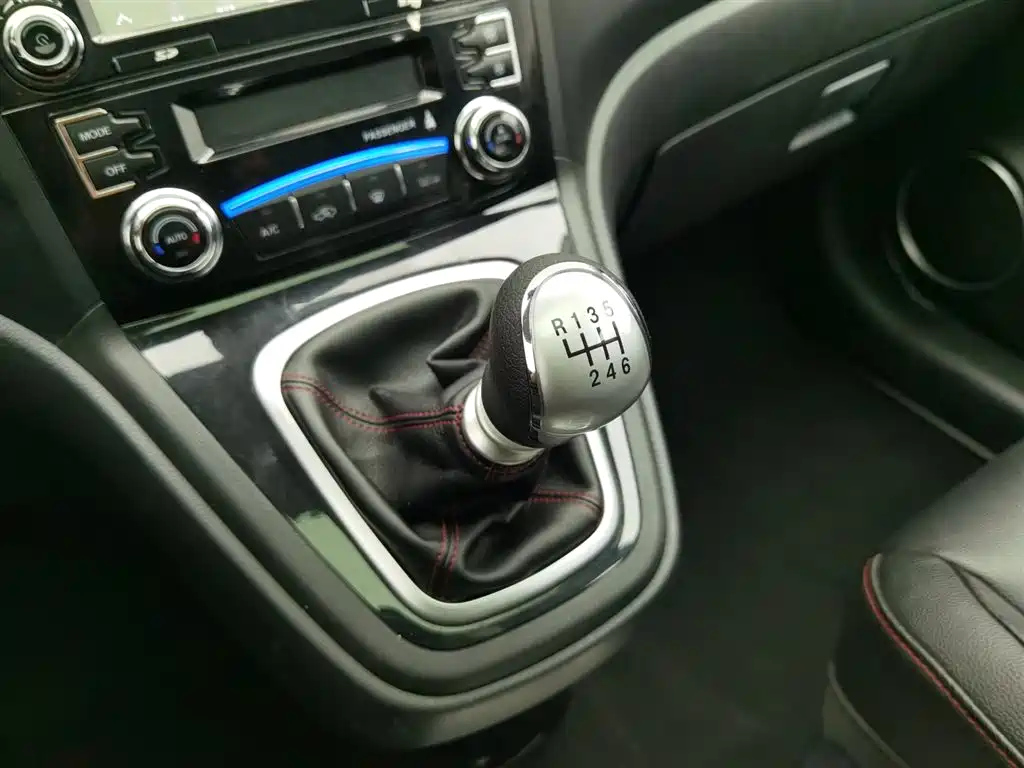 HAVAL H6 2015