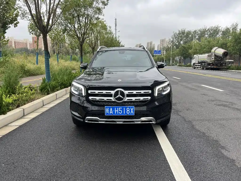 MERCEDES BENZ GLB 2023