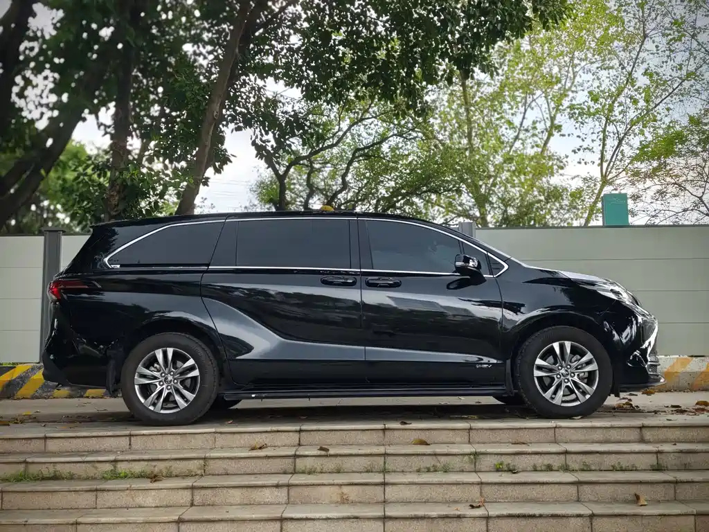 TOYOTA SIENNA SIENNA 2024