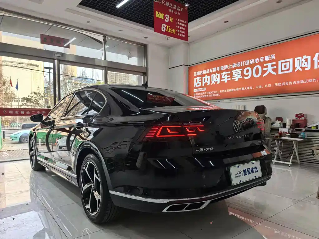 VOLKSWAGEN MAGOTAN 2022