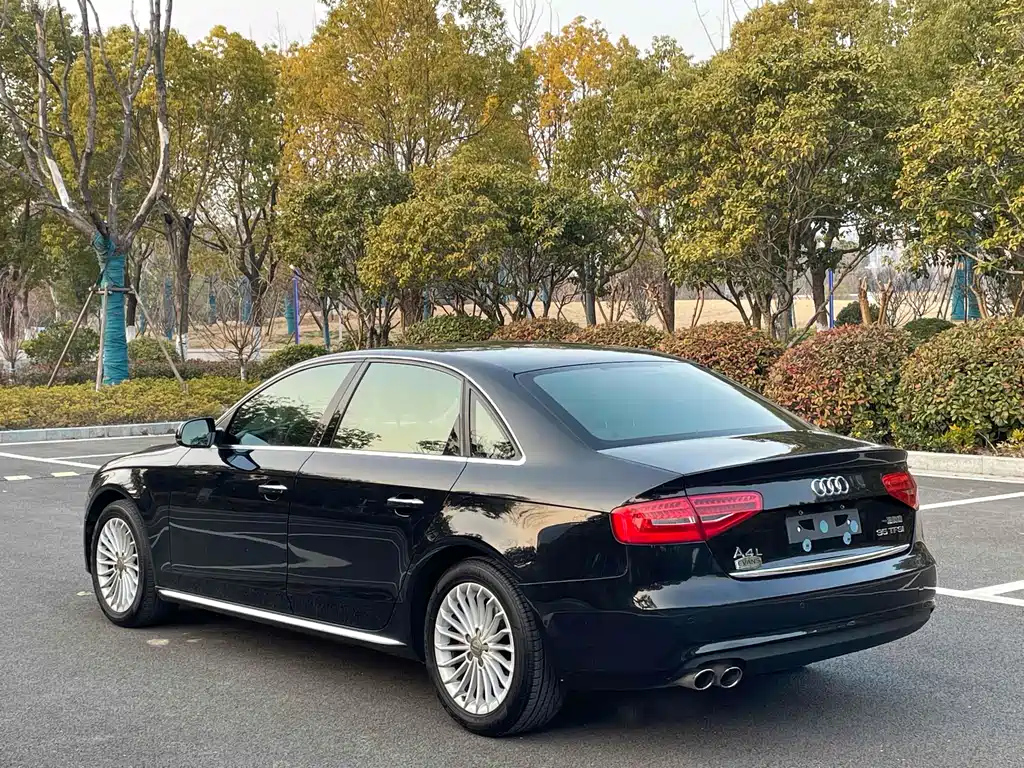 AUDI A4L 2015