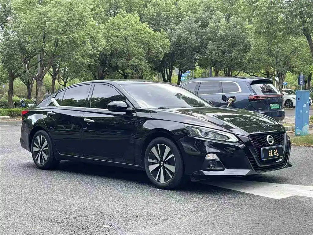 NISSAN TEANA 2022