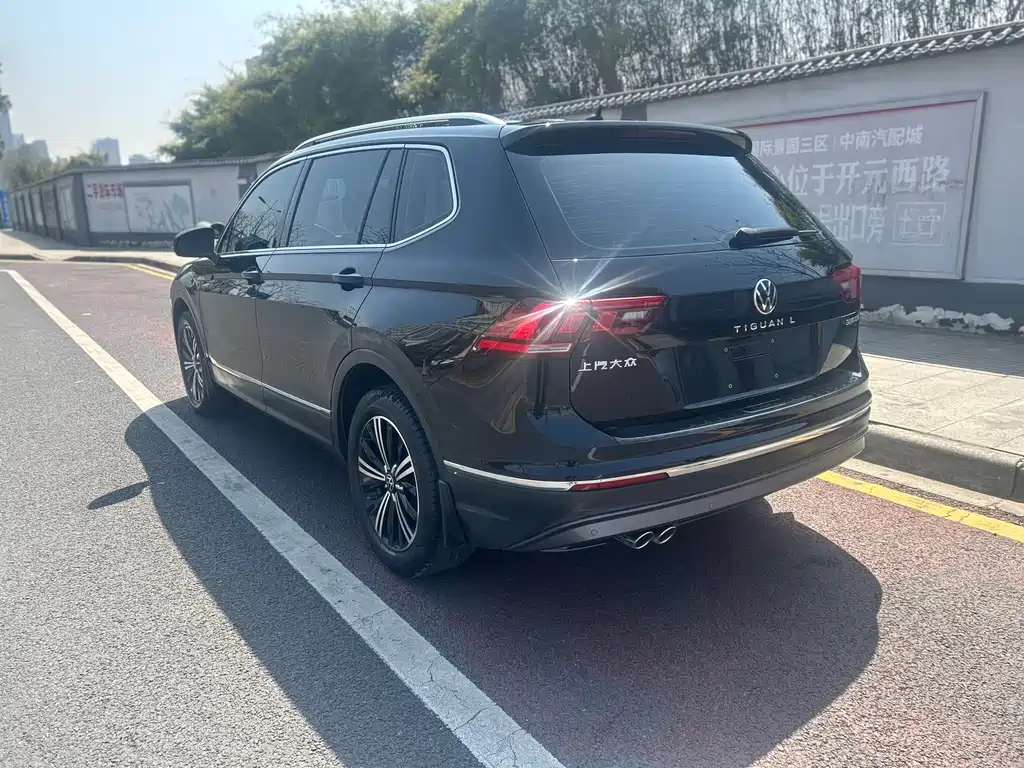 VOLKSWAGEN TIGUAN L 2021