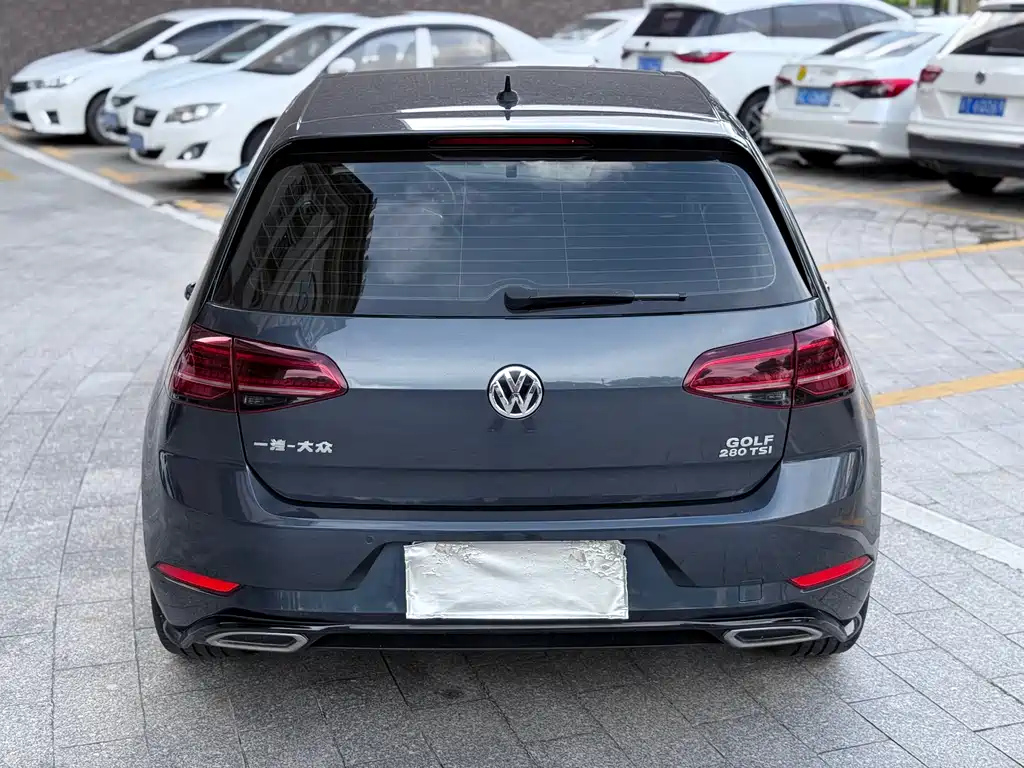 VOLKSWAGEN GOLF 2020