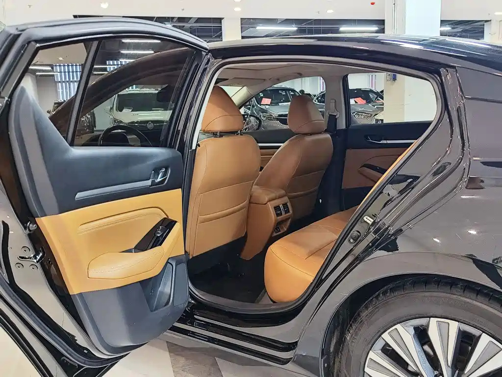 NISSAN TEANA 2023