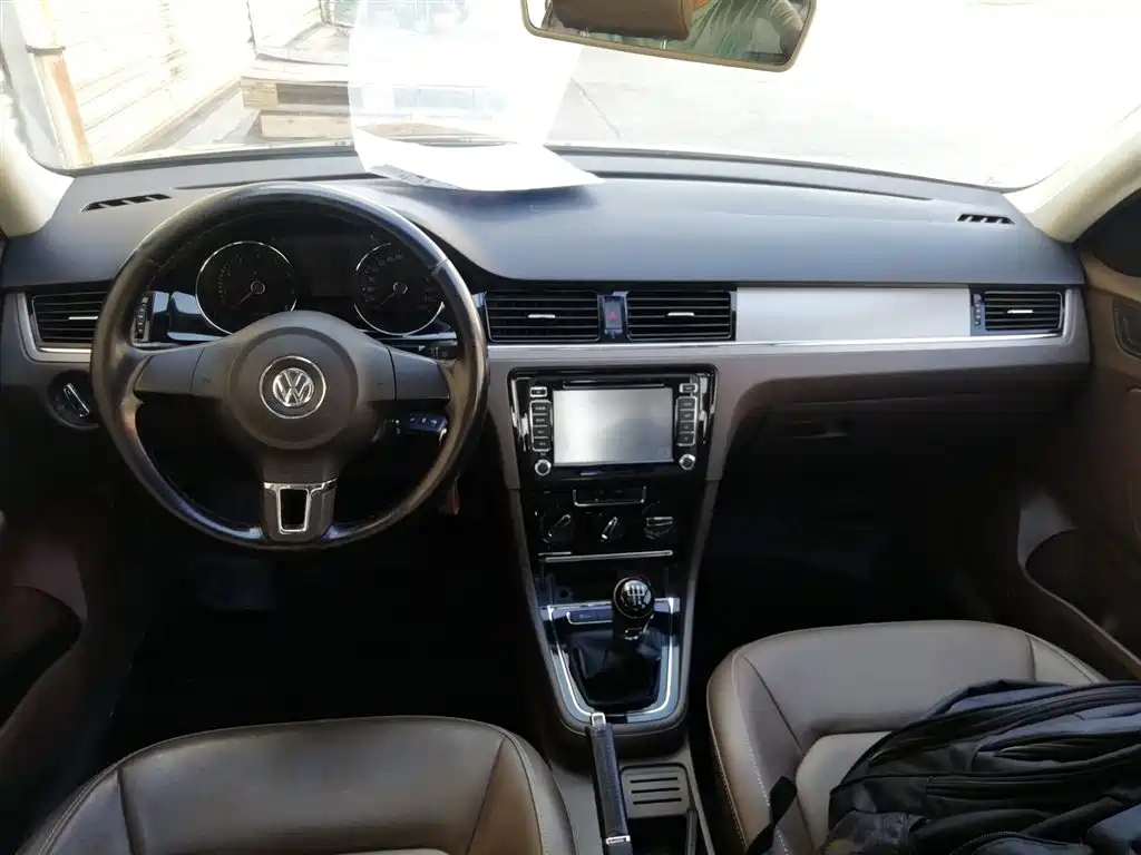 VOLKSWAGEN BORA 2014