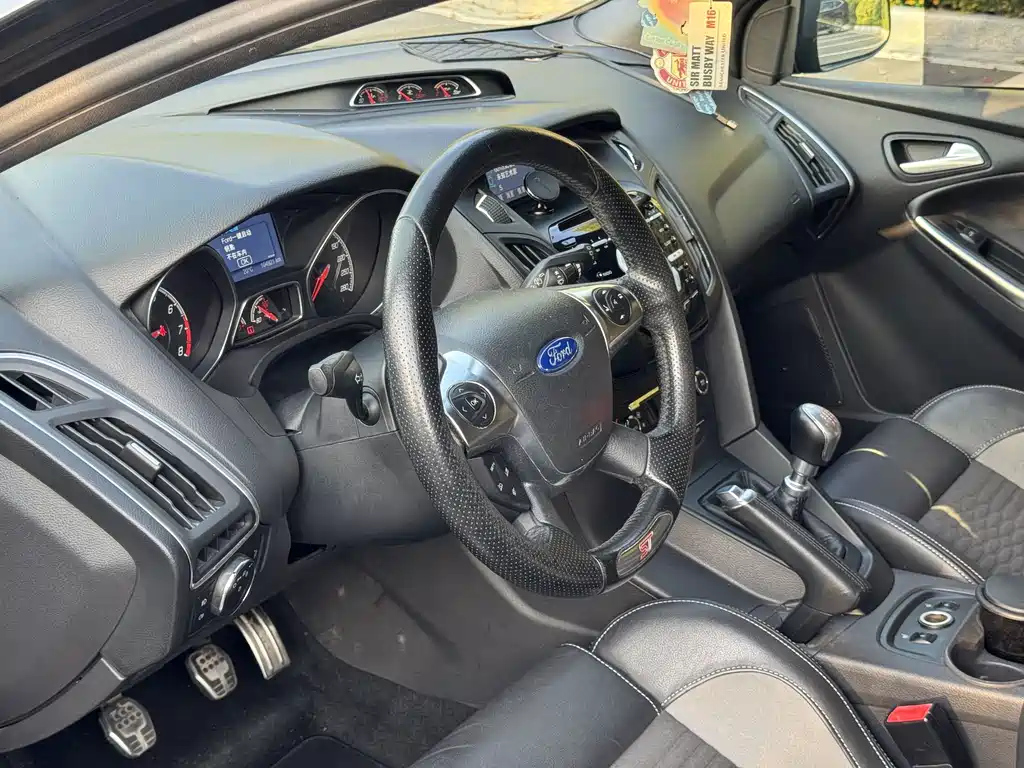 FORD FOCUS IMPORT 2015