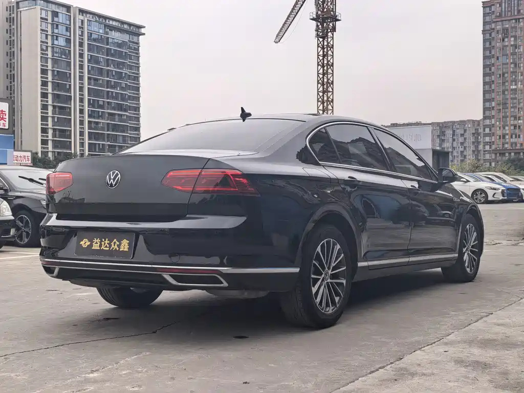 VOLKSWAGEN MAGOTAN 2020