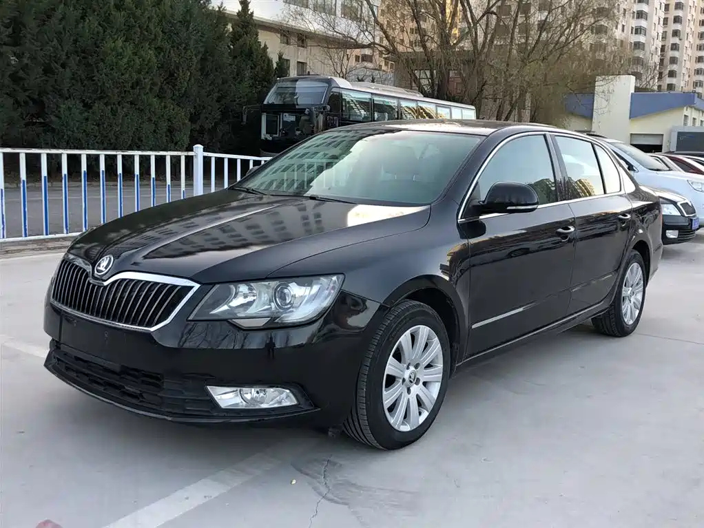 SKODA SUPERB 2014