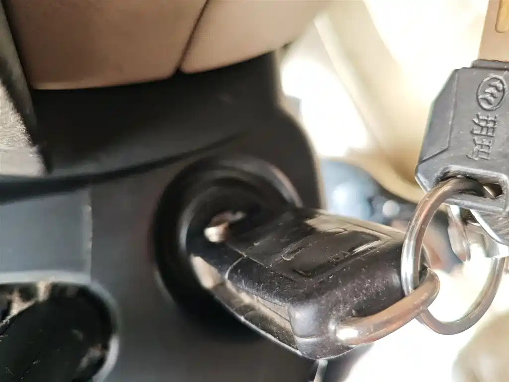 VOLKSWAGEN PASSAT LINGYU 2011