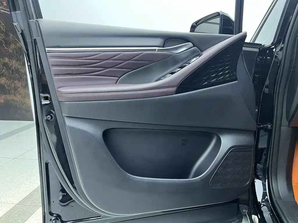 TRUMPCHI M8 2024