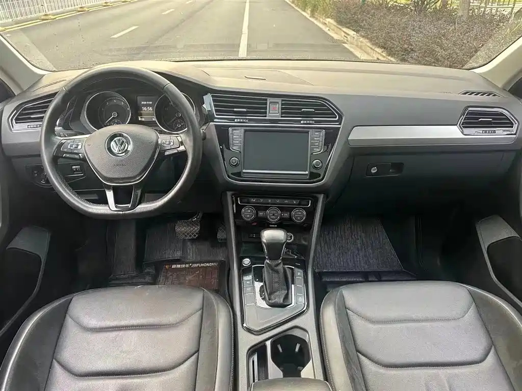 VOLKSWAGEN TIGUAN L 2017
