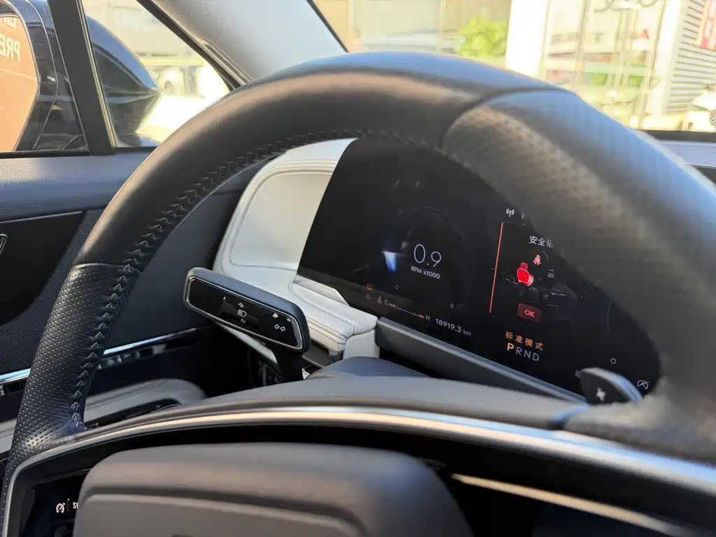 LINCOLN ADVENTURER 2024