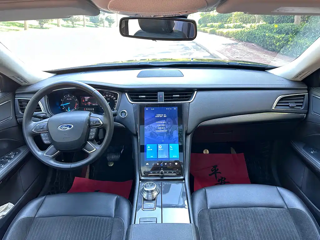 FORD TAURUS 2019