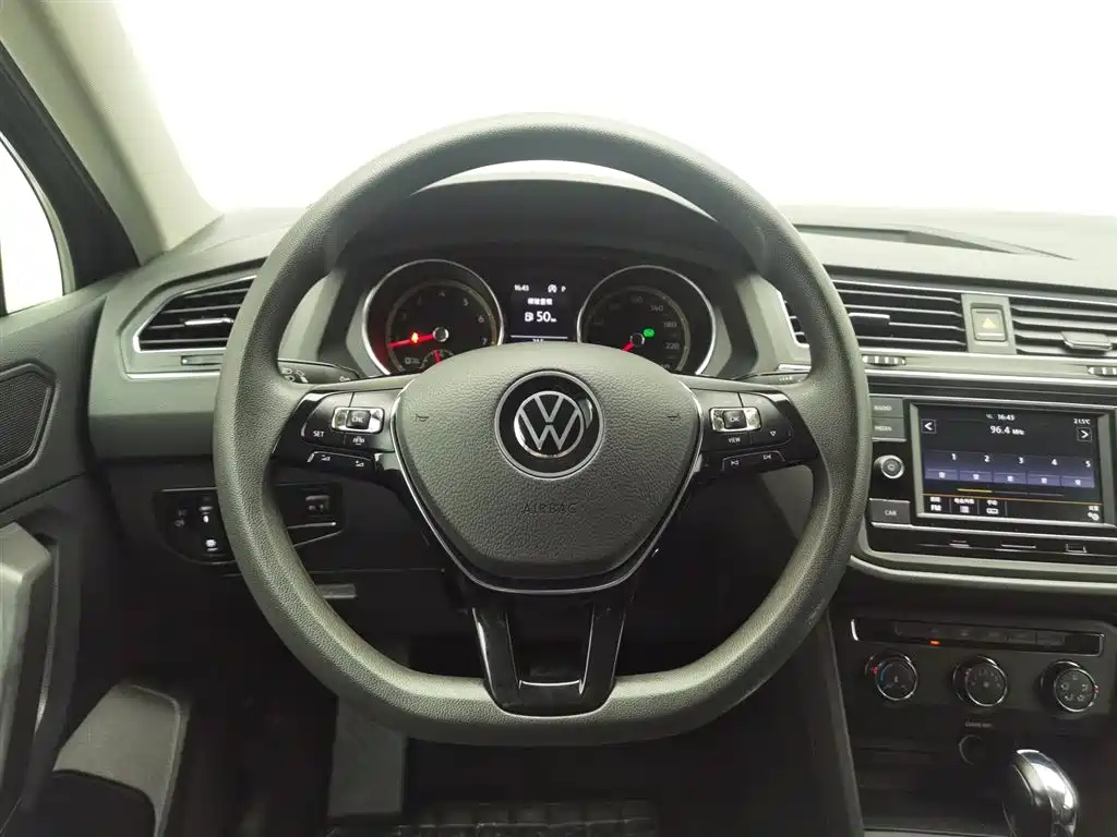 VOLKSWAGEN TIGUAN L 2021