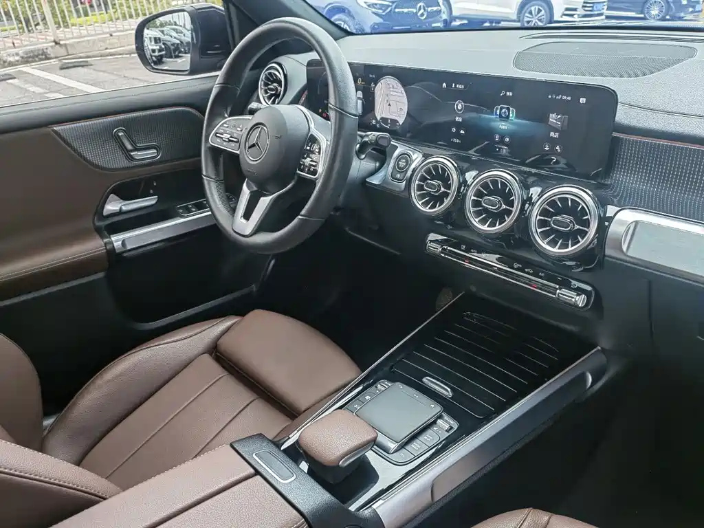 MERCEDES BENZ GLB 2023