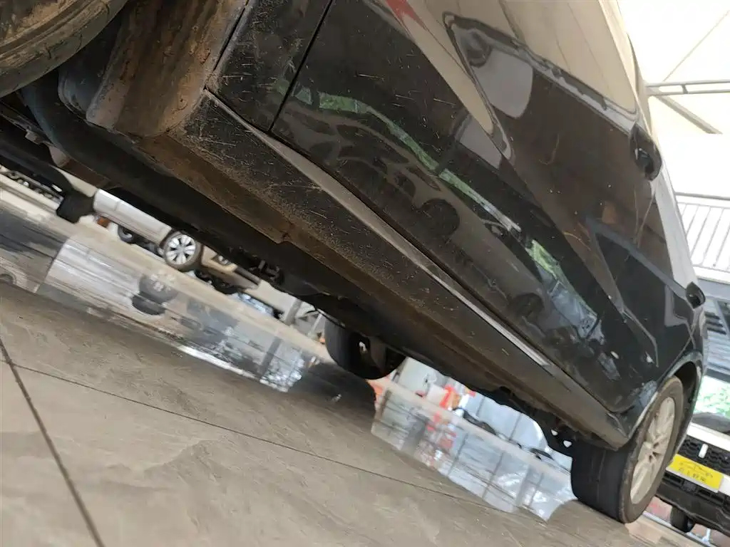 VOLKSWAGEN LAVIDA 2013