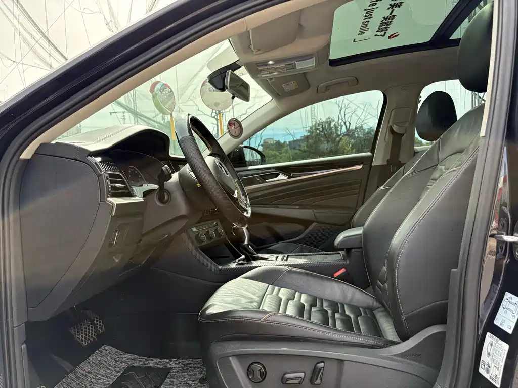 VOLKSWAGEN PASSAT 2019