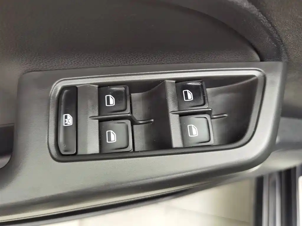 VOLKSWAGEN LAVIDA 2018