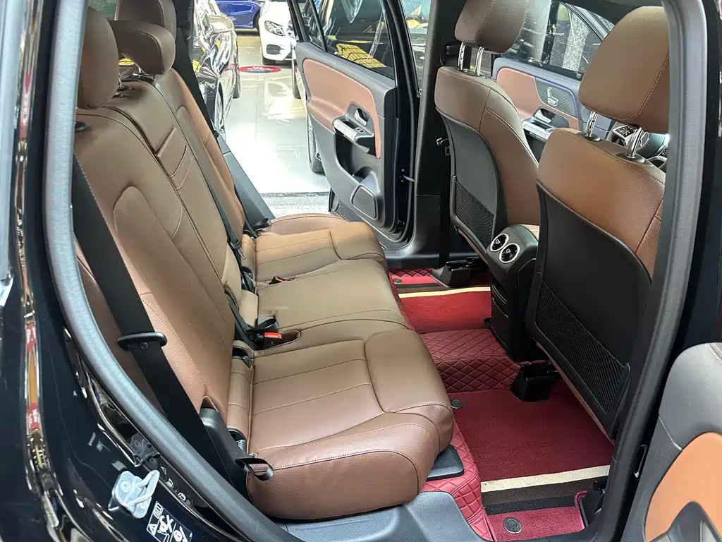 MERCEDES BENZ GLB 2024