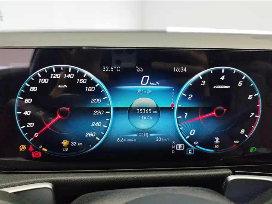 MERCEDES BENZ GLB 2022