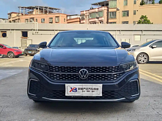 VOLKSWAGEN PASSAT 2023