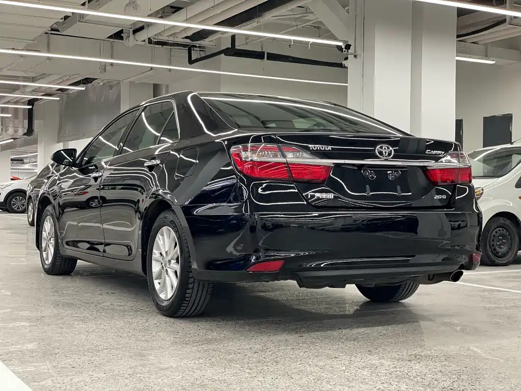TOYOTA CAMRY 2016